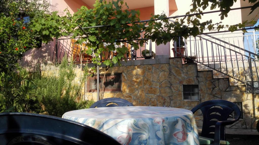 Apartment Vrulje กอร์นยิ คาริน ภายนอก รูปภาพ
