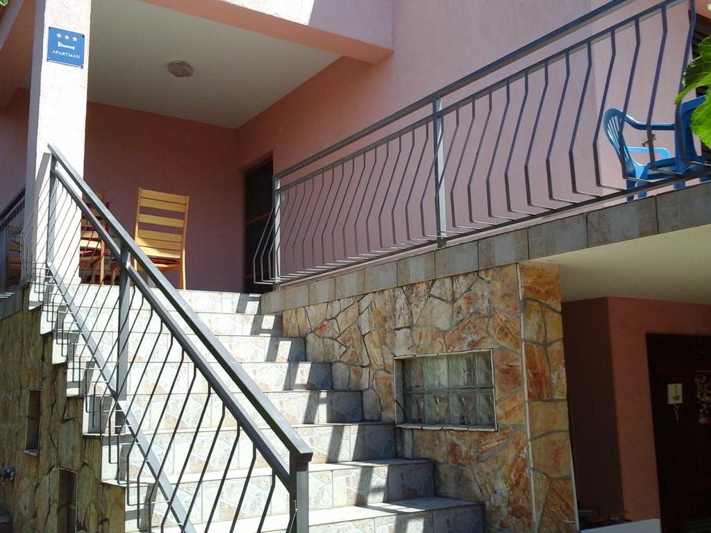 Apartment Vrulje กอร์นยิ คาริน ภายนอก รูปภาพ