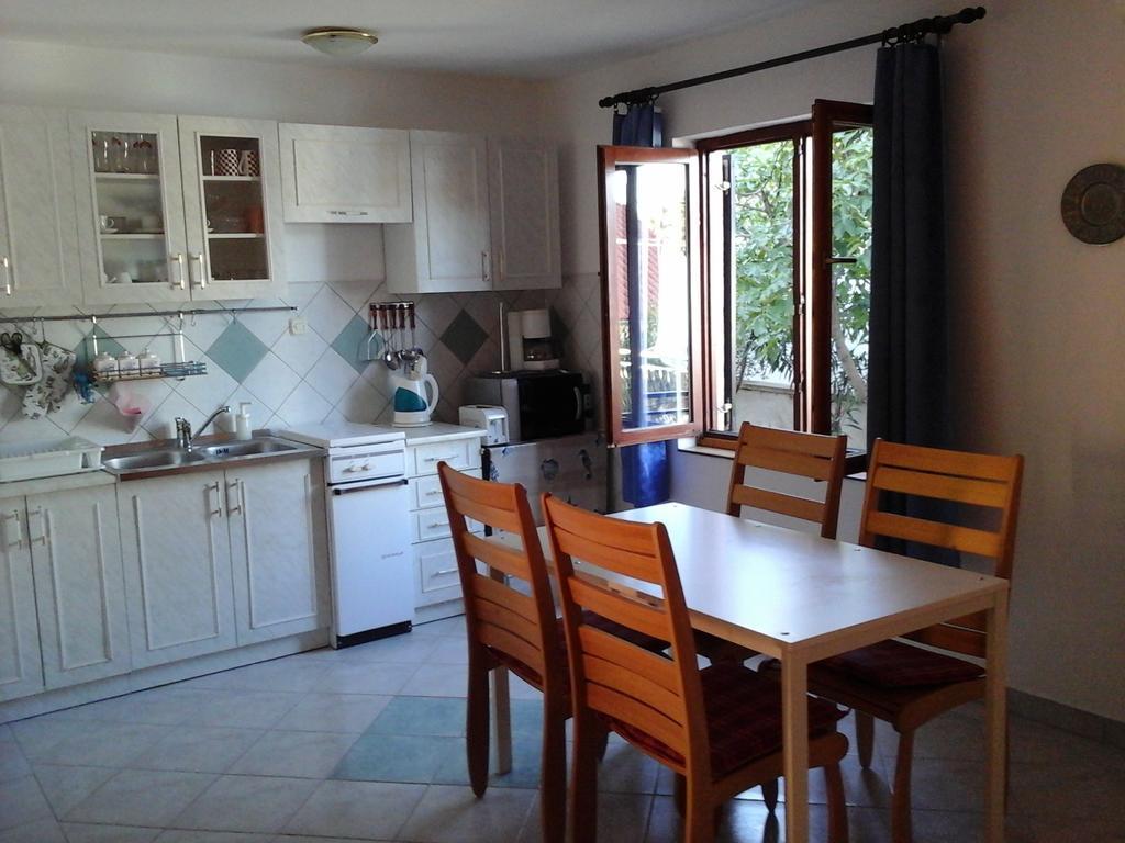 Apartment Vrulje กอร์นยิ คาริน ภายนอก รูปภาพ